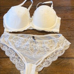 Adore me bra and panty set 34d